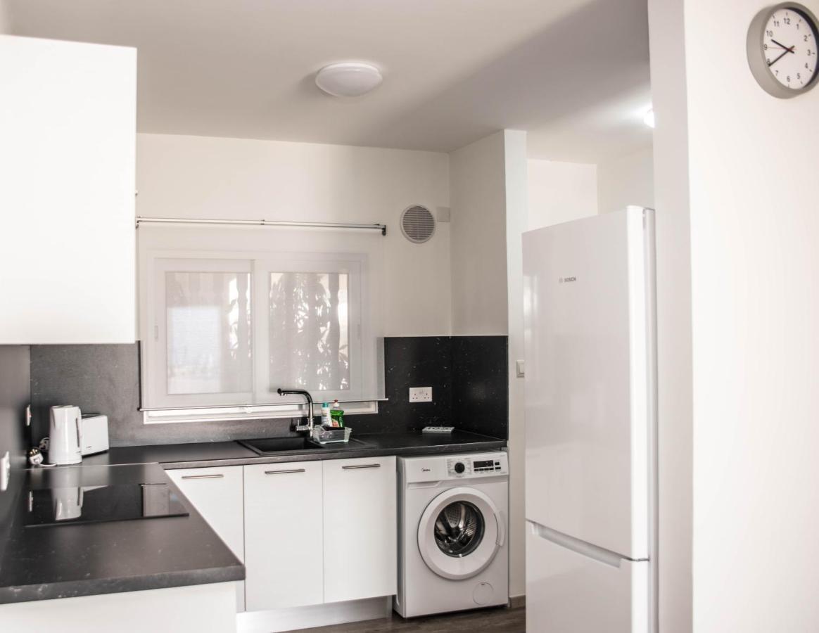 Lovely One Bedroom Apartment With Nice View Kissonerga Exteriér fotografie